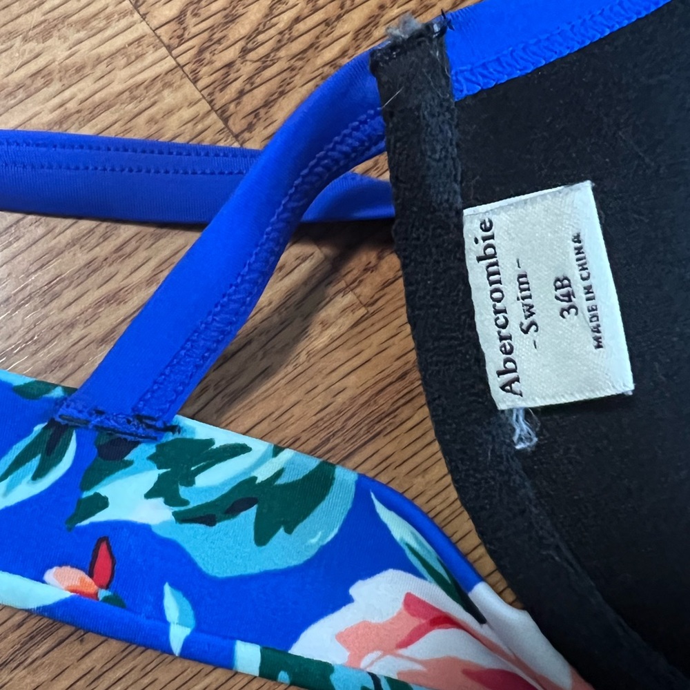 Abercrombie & Fitch bikini top